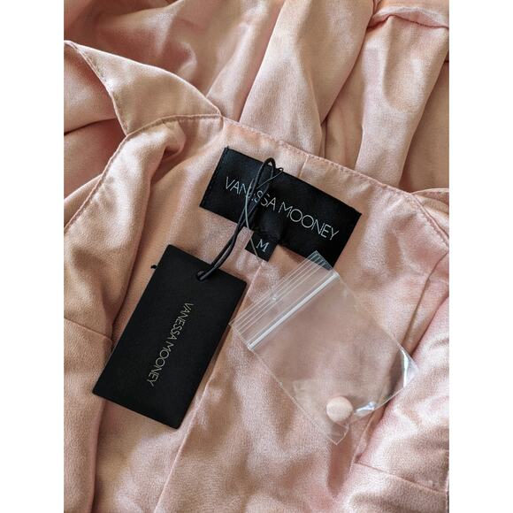NWT Vanessa Mooney Elisabeth Baby Pink Silk Romper Medium - Picture 5 of 9